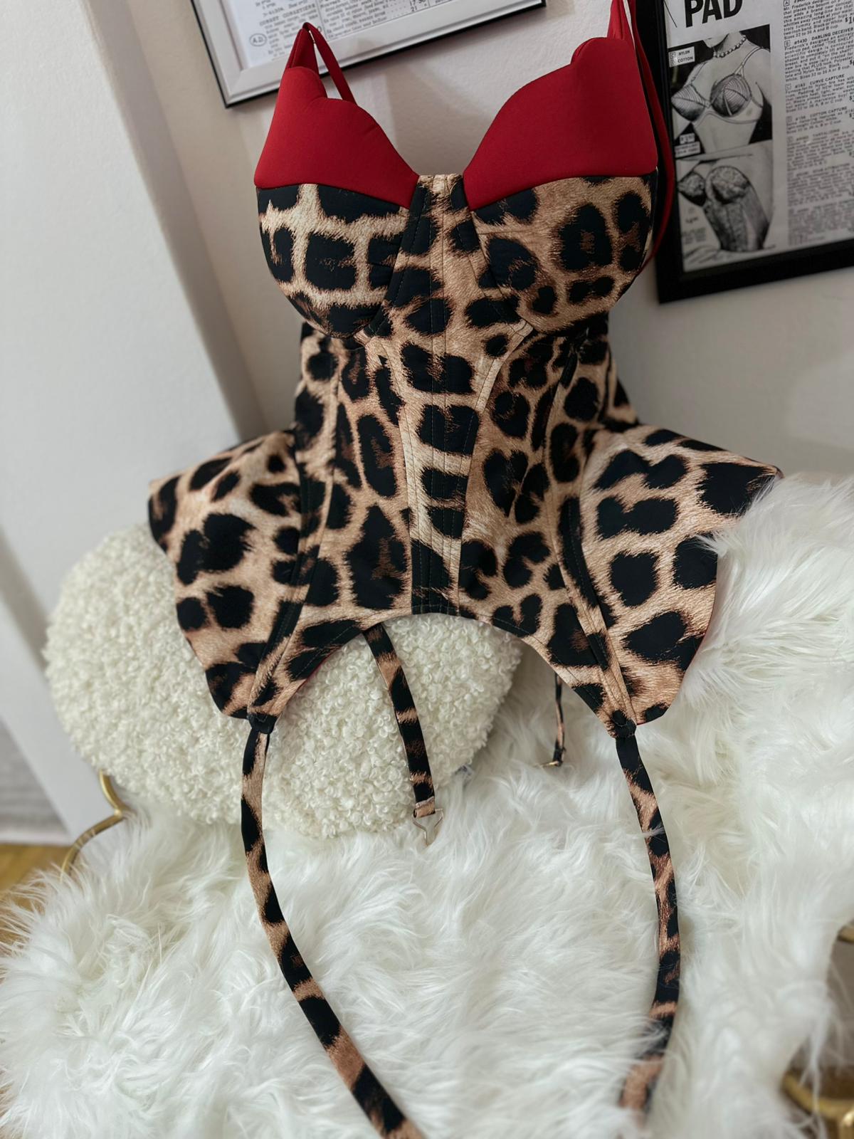 The Feline Fury Corset - imagine 4