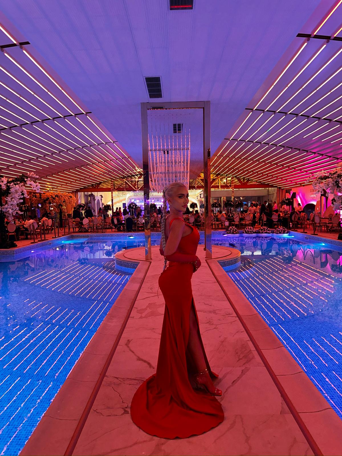 Red Passion Gown - imagine 4